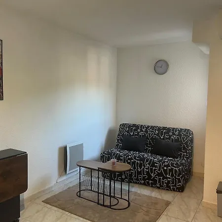 Avec Piscine A 1km De La Apartman *