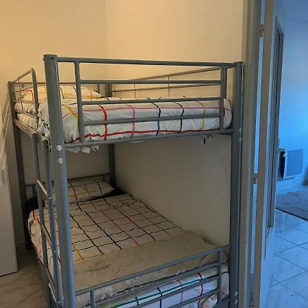 Apartman Avec Piscine A 1km De La